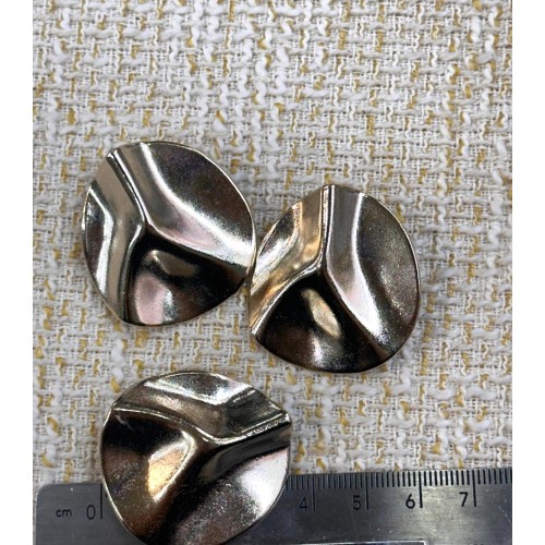 ✨ Premium Gold Metal Düğme – Modern Dalga Desenli 32MM 3 ADET