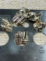 ✨ Premium Gold Metal Düğme – Modern Geometrik Dokulu 23 MM 6 ADET