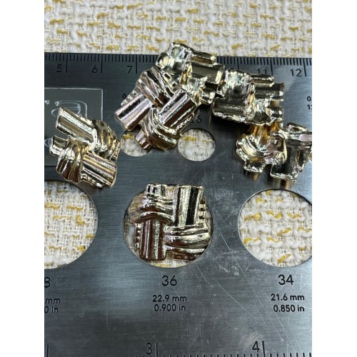 ✨ Premium Gold Metal Düğme – Modern Geometrik Dokulu 23 MM 6 ADET