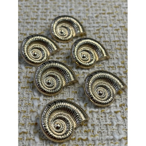 ✨ Premium Gold Metal Düğme – Spiral Deniz Kabuğu Desenli 23 MM 6 ADET