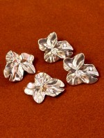 Dalgalı Çiçek Formlu Metal Düğme – Modern & Minimal Tasarım 4 adet 30 mm