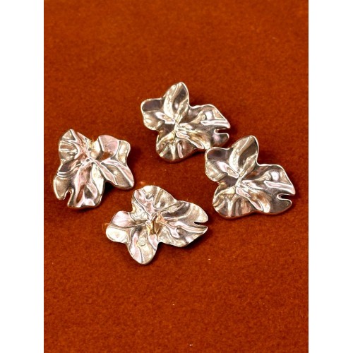 Dalgalı Çiçek Formlu Metal Düğme – Modern & Minimal Tasarım 4 adet 30 mm 