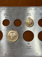 Blazer Armalı Desenli Altın Renk Metal Düğme – Klasik & Premium Tasarım 4 adet 20 mm 8 adet 15mm