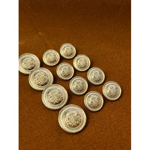 Blazer Armalı Desenli Altın Renk Metal Düğme – Klasik & Premium Tasarım 4 adet 20 mm 8 adet 15mm