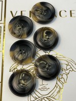 Mercan Düğme Siyah–Kahverengi Mermer Desenli Polyester Düğme – 25 mm (6 Adet)