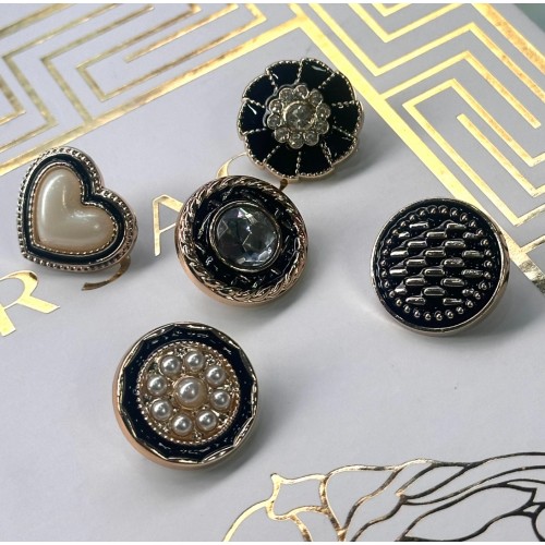 ✨ Siyah Altın Detaylı İnci ve Taşlı Dekoratif Düğme Seti