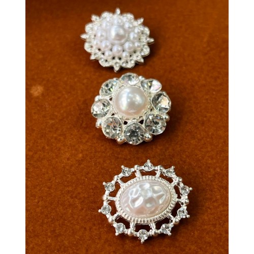 İnci ve Taş Detaylı Metal Düğme – Zarif & Lüks Tasarım 28 mm 3 adet set