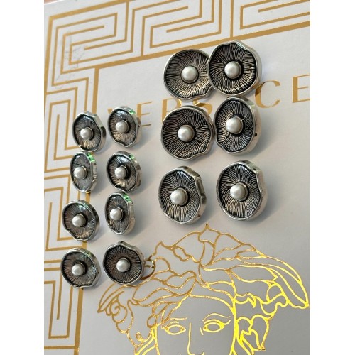 İnci Detaylı Oymalı Metal Düğme – Vintage & Şık Tasarım 23 mm 6 adet 18 mm 8 adet