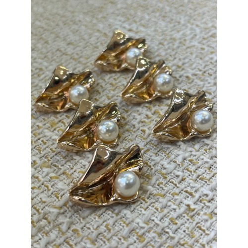 Golden Wave İnci Detaylı Metal Düğme – Şık Tasarım (6 Adet)