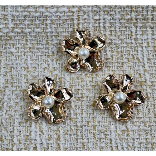 ✨ 6’lı 25 MMGold İnci Detaylı Çiçek Metal Düğme Seti – Zarif & Feminen