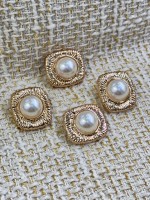 ✨ 6’lı Rose Gold İnci Detaylı Kare Metal Düğme Seti – Modern & Zarif