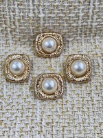 ✨ 6’lı Rose Gold İnci Detaylı Kare Metal Düğme Seti – Modern & Zarif