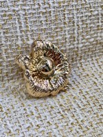 ODDA Tasarım Gold Dokulu Çiçek Form Düğme – Couture Seri