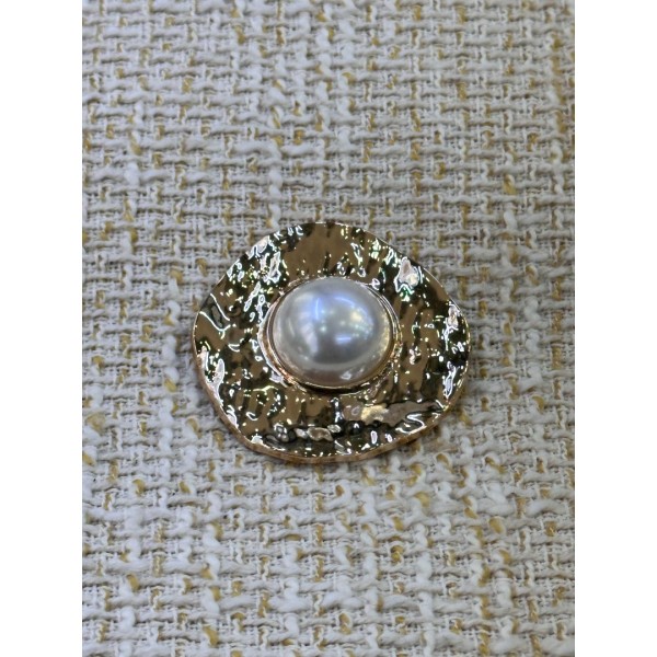 İnci Detaylı Çekiç Efektli Gold Metal Düğme – Premium Tasarım