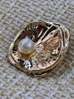 İnci Detaylı Gold Kabartmalı Metal Düğme – Lüks Tasarım