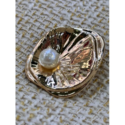 İnci Detaylı Gold Kabartmalı Metal Düğme – Lüks Tasarım