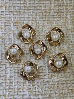 18 mm 6 Adet İnci Detaylı Modern Gold Metal Düğme – Minimal Lüks Tasarım