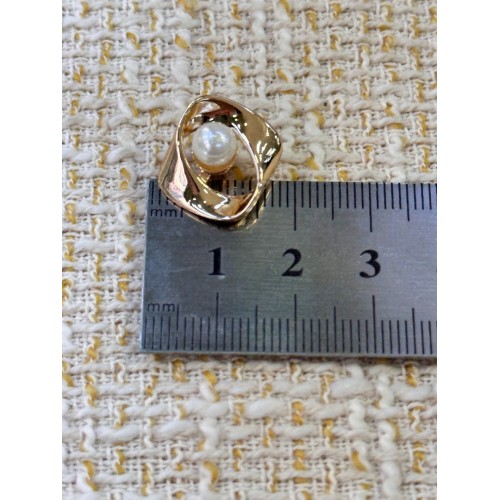 18 mm 6 Adet İnci Detaylı Modern Gold Metal Düğme – Minimal Lüks Tasarım