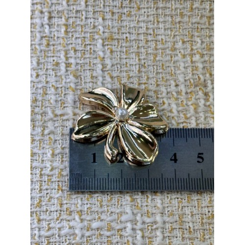 3 Adet İnci Detaylı Gold Çiçek Düğme – Zarif & Şık Tasarım 45 mm