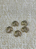 ✨ 18mm Gold Yaprak Form Düğme – Vintage & Zarif Tasarım