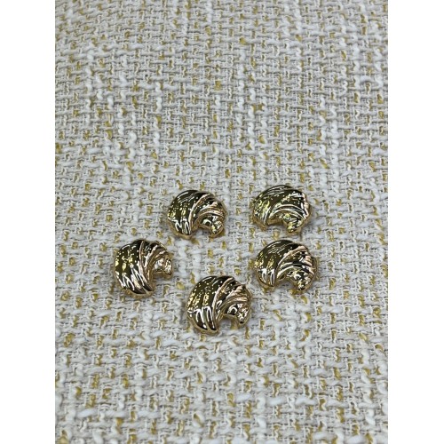 ✨ 18mm Gold Yaprak Form Düğme – Vintage & Zarif Tasarım