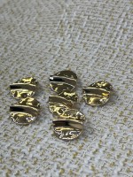 ✨ 18mm Gold Çizgi Detaylı Oval Düğme – Modern & Zamansız Tasarım