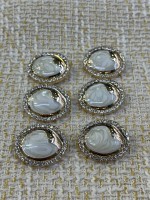 ✨ 25mm Gold Çerçeveli İnci Efektli Taşlı Düğme – Zarif & Lüks Tasarım