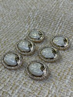 ✨ 25mm Gold Çerçeveli İnci Efektli Taşlı Düğme – Zarif & Lüks Tasarım