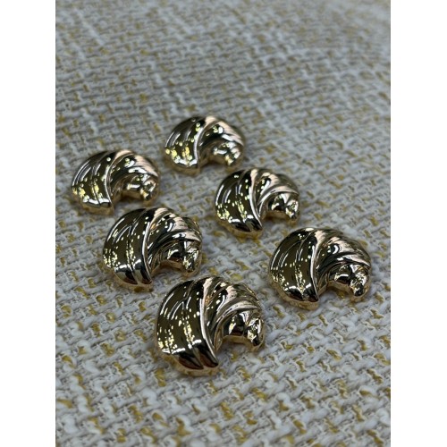 ✨ 23 Gold Yaprak Form Düğme – Vintage & Zarif Tasarım