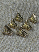 ✨ 23mm Gold Modern Form Düğme – Zarif & Akışkan Tasarım