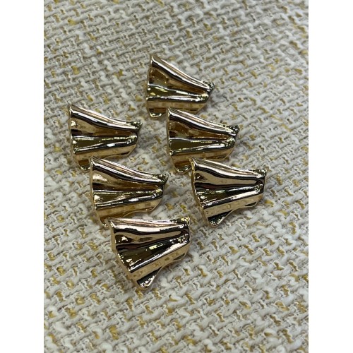 ✨ 23mm Gold Modern Form Düğme – Zarif & Akışkan Tasarım