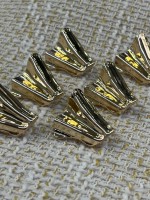 ✨ 23mm Gold Modern Form Düğme – Zarif & Akışkan Tasarım