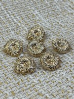 ✨18mm 6’lı Gold Çiçek Form Kabartmalı Düğme Seti – Lüks & Zarif Tasarım